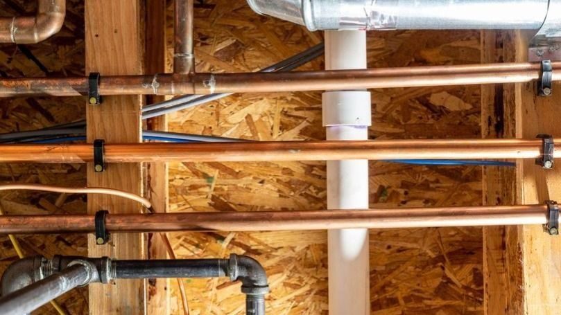 Ceiling with gas, electrical, water lines