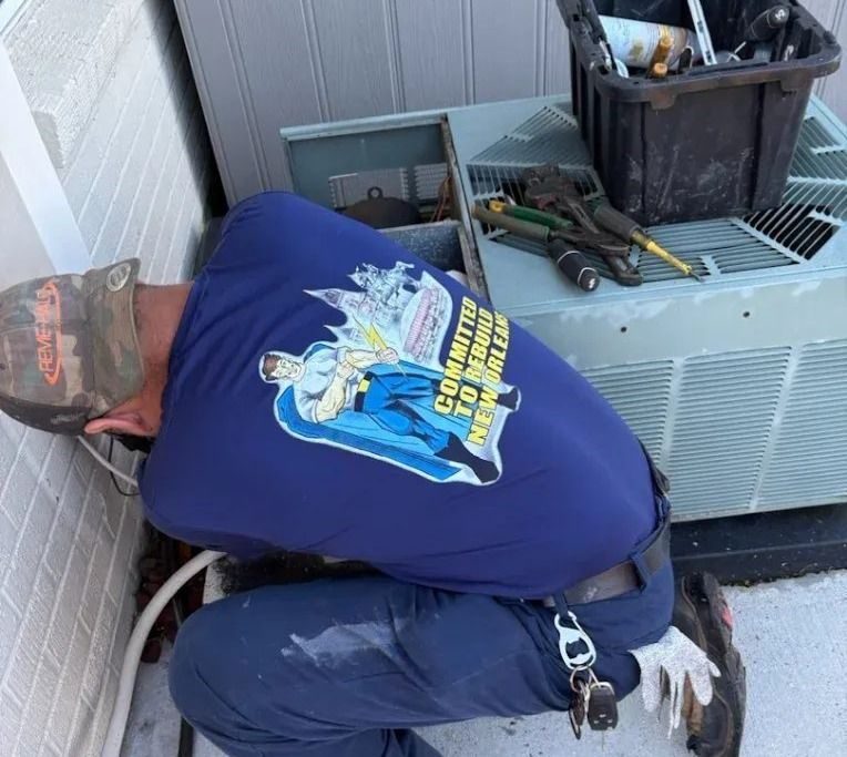 HVAC technicial inspection a unit